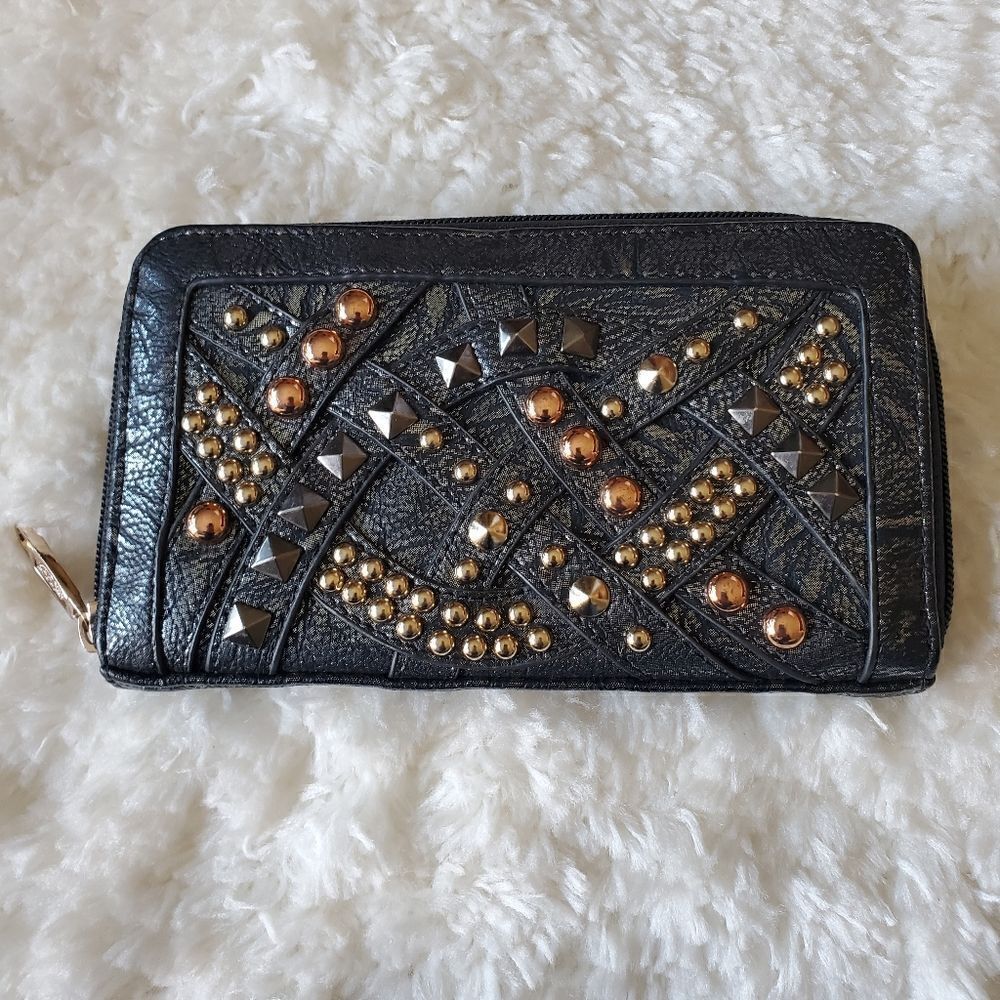 ‎Women's Vegan Leather Embellished Black